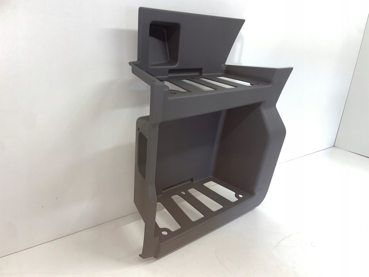 STOPNICA DOLNY STOPIEŃ MAN TGX TGX3 TG-3 81615200075 - Footstep for Truck: picture 2 STOPNICA DOLNY STOPIEŃ MAN TGX TGX3 TG-3 81615200075 - Footstep for Truck: picture 2