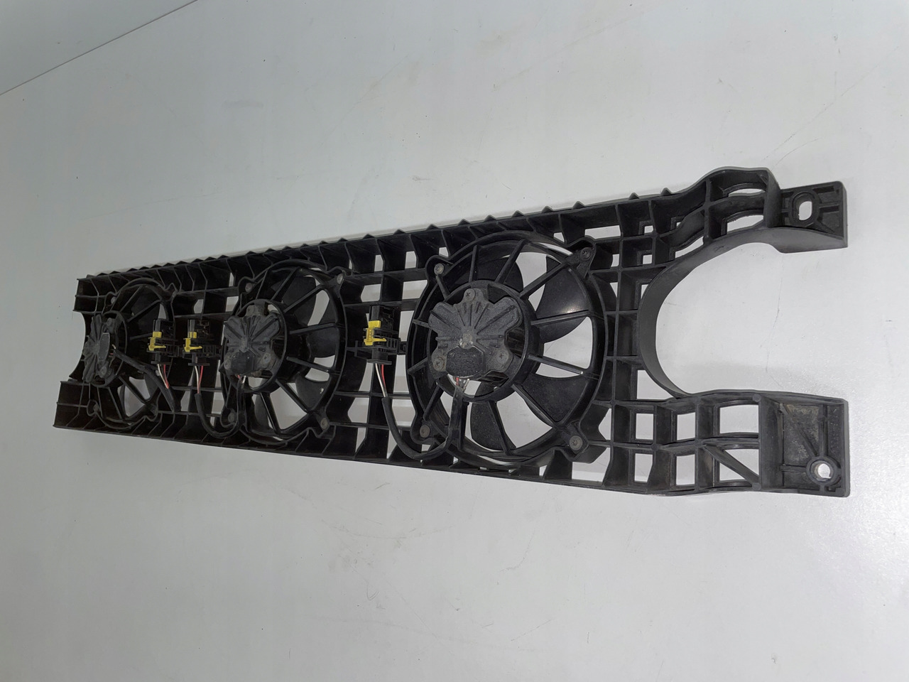 WENTYLATOR CHŁODNICY KLIMATYZACJI MAN TGX TGS 3 TG3 81619306103 - Heating/ Ventilation for Truck: picture 3 WENTYLATOR CHŁODNICY KLIMATYZACJI MAN TGX TGS 3 TG3 81619306103 - Heating/ Ventilation for Truck: picture 3