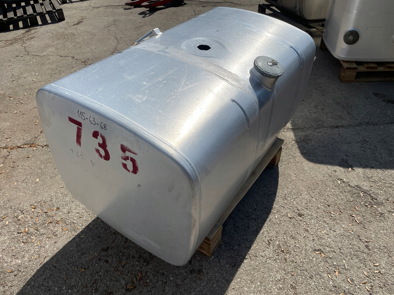 ZBIORNIK PALIWA 430L DAF XF 1949909 - Fuel tank for Truck: picture 2 ZBIORNIK PALIWA 430L DAF XF 1949909 - Fuel tank for Truck: picture 2