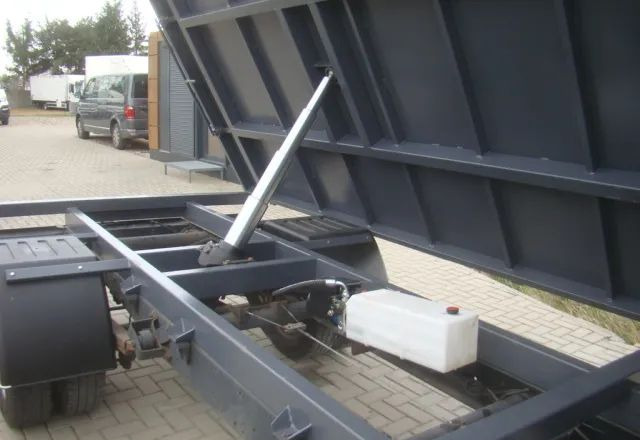 Iveco DAILY 50 C 17 3.0TDI 3-STONNA WYWROYKA - Tipper van: picture 4 Iveco DAILY 50 C 17 3.0TDI 3-STONNA WYWROYKA - Tipper van: picture 4