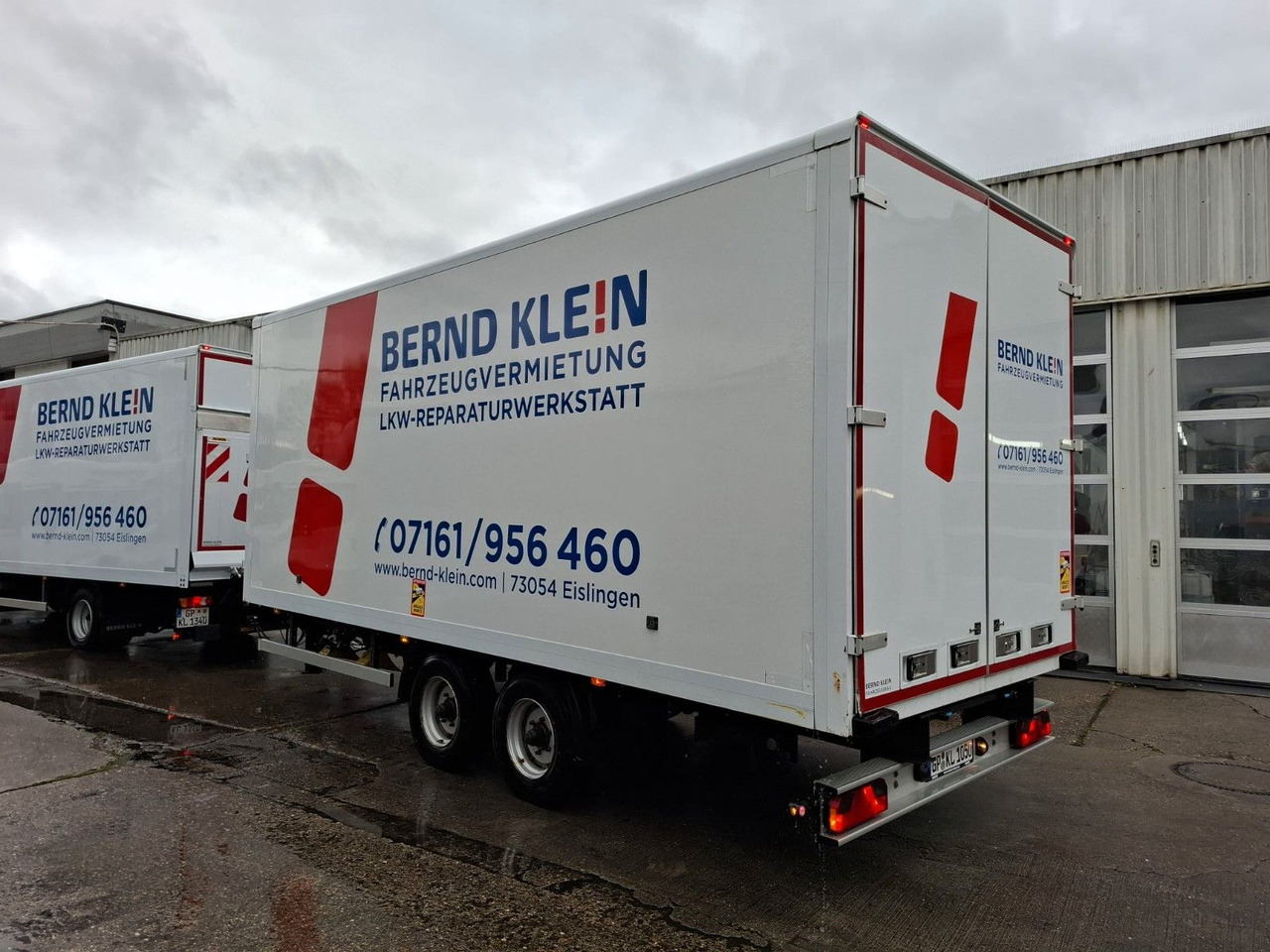 Fliegl TKF118 - Closed box trailer: picture 1 Fliegl TKF118 - Closed box trailer: picture 1