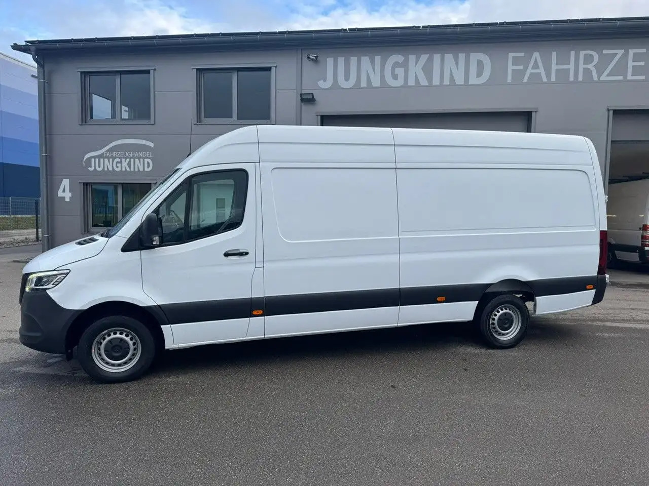 Mercedes-Benz Sprinter 317 CDI Maxi Lang LED MBUX Klima - Panel van: picture 1 Mercedes-Benz Sprinter 317 CDI Maxi Lang LED MBUX Klima - Panel van: picture 1