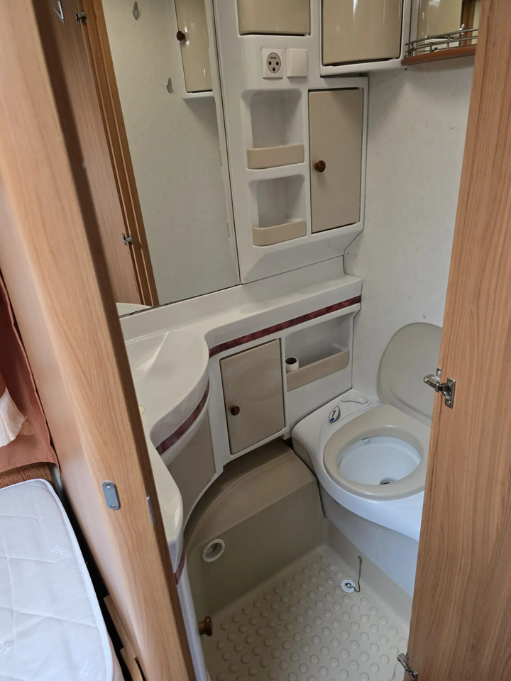 Caravan Wohnwagen Hobby De Luxe 460 LU: picture 12 Caravan Wohnwagen Hobby De Luxe 460 LU: picture 12