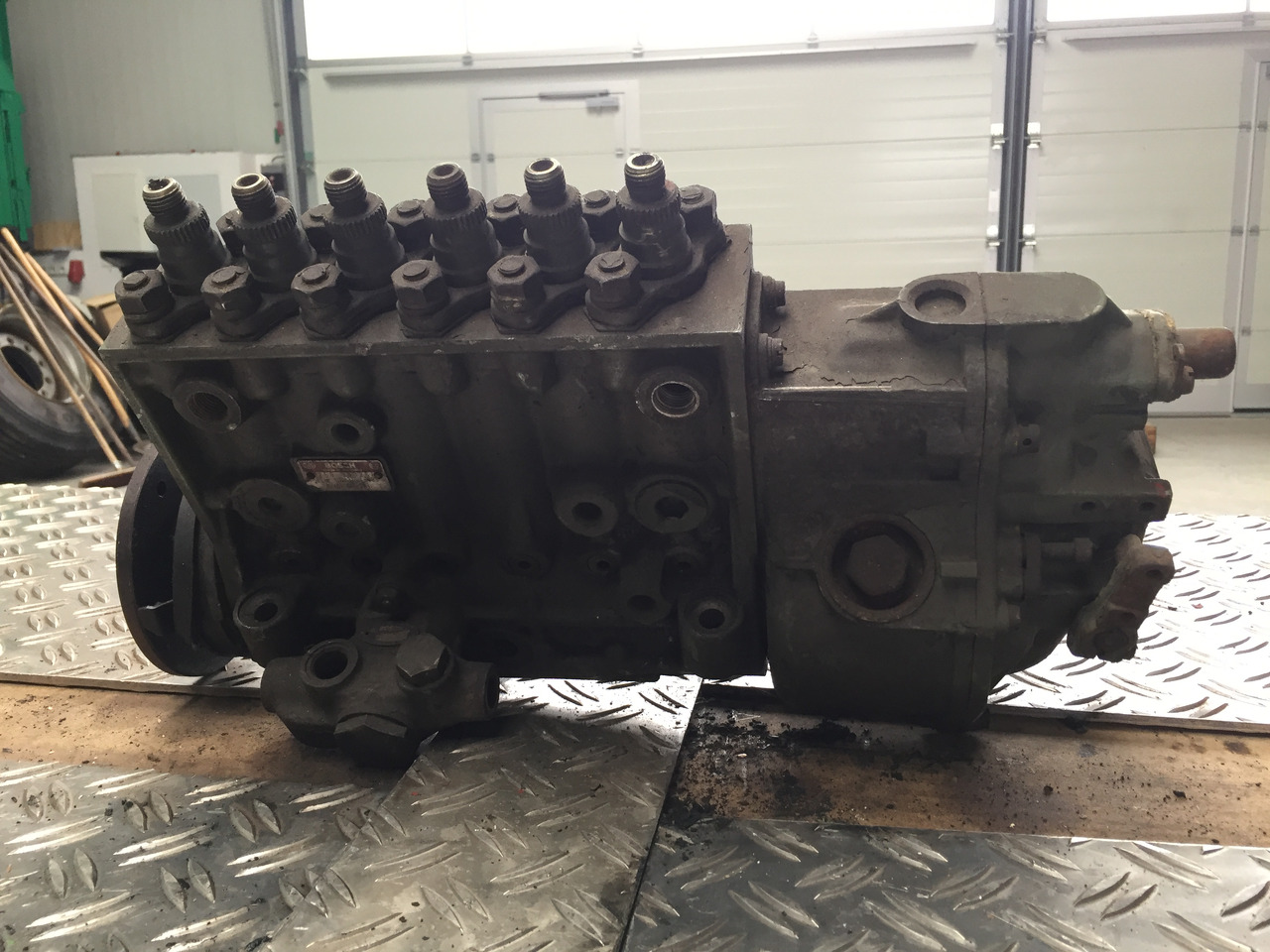 Fuel pump for Truck Gebrauchte Einspritzpumpe MB 814, Typ : OM 366, Artikel - Nr. : 81.99999 - 9999: picture 9 Fuel pump for Truck Gebrauchte Einspritzpumpe MB 814, Typ : OM 366, Artikel - Nr. : 81.99999 - 9999: picture 9