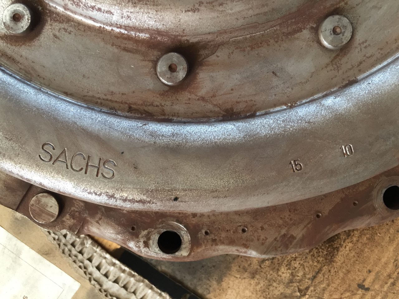 Gebrauchte Kupplungsdruckplatte MB Axor 1824, Motor Typ : OM 906 LA, Artikel - Nr. : A 007 250 15 04 - Clutch cover for Truck: picture 4 Gebrauchte Kupplungsdruckplatte MB Axor 1824, Motor Typ : OM 906 LA, Artikel - Nr. : A 007 250 15 04 - Clutch cover for Truck: picture 4