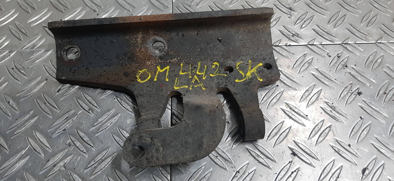 Gebrauchte Motorhalterung, DB 1735 SK, Typ OM 442 LA, Artikel - Nr. : 81.99999 - 9999 - Engine mount for Truck: picture 1 Gebrauchte Motorhalterung, DB 1735 SK, Typ OM 442 LA, Artikel - Nr. : 81.99999 - 9999 - Engine mount for Truck: picture 1