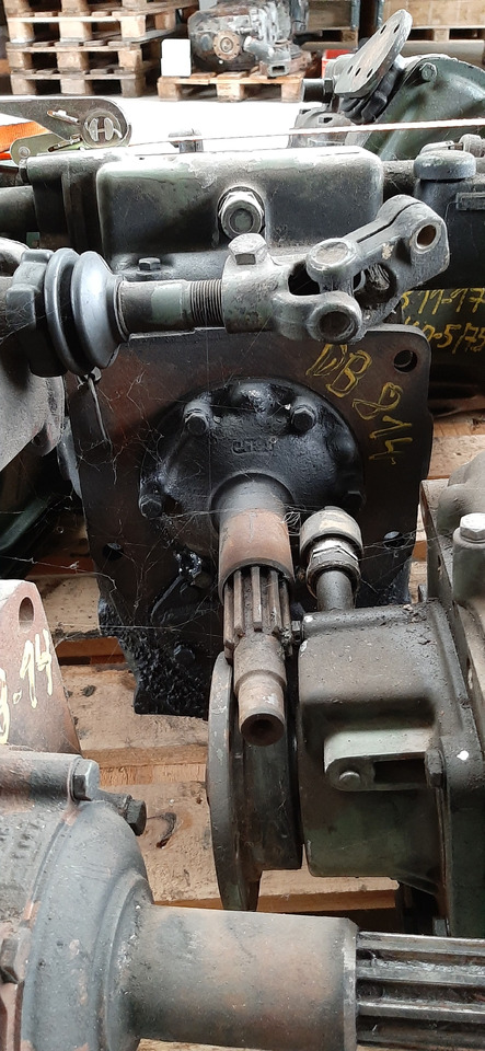 Gebrauchtes 5 - Gang MB 8 - 14 - Getriebe, Artikel - Nr. : 81.99999 - 9999 - Gearbox for Truck: picture 2 Gebrauchtes 5 - Gang MB 8 - 14 - Getriebe, Artikel - Nr. : 81.99999 - 9999 - Gearbox for Truck: picture 2