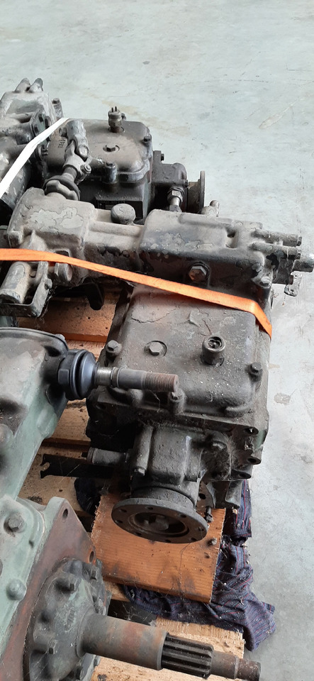 Gebrauchtes 5 - Gang MB 8 - 14 - Getriebe, Typ : G 3 / 60 - 5 / 7,5, Artikel - Nr. : 81.99999 - 999 - Gearbox for Truck: picture 4 Gebrauchtes 5 - Gang MB 8 - 14 - Getriebe, Typ : G 3 / 60 - 5 / 7,5, Artikel - Nr. : 81.99999 - 999 - Gearbox for Truck: picture 4