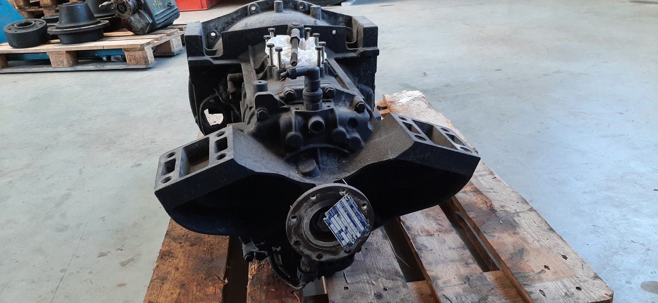 Gebrauchtes MB 814 Getriebe, Typ : OM 904 S 5 42 Artikel - Nr. : A 673 260 42 00 - Gearbox for Truck: picture 4 Gebrauchtes MB 814 Getriebe, Typ : OM 904 S 5 42 Artikel - Nr. : A 673 260 42 00 - Gearbox for Truck: picture 4