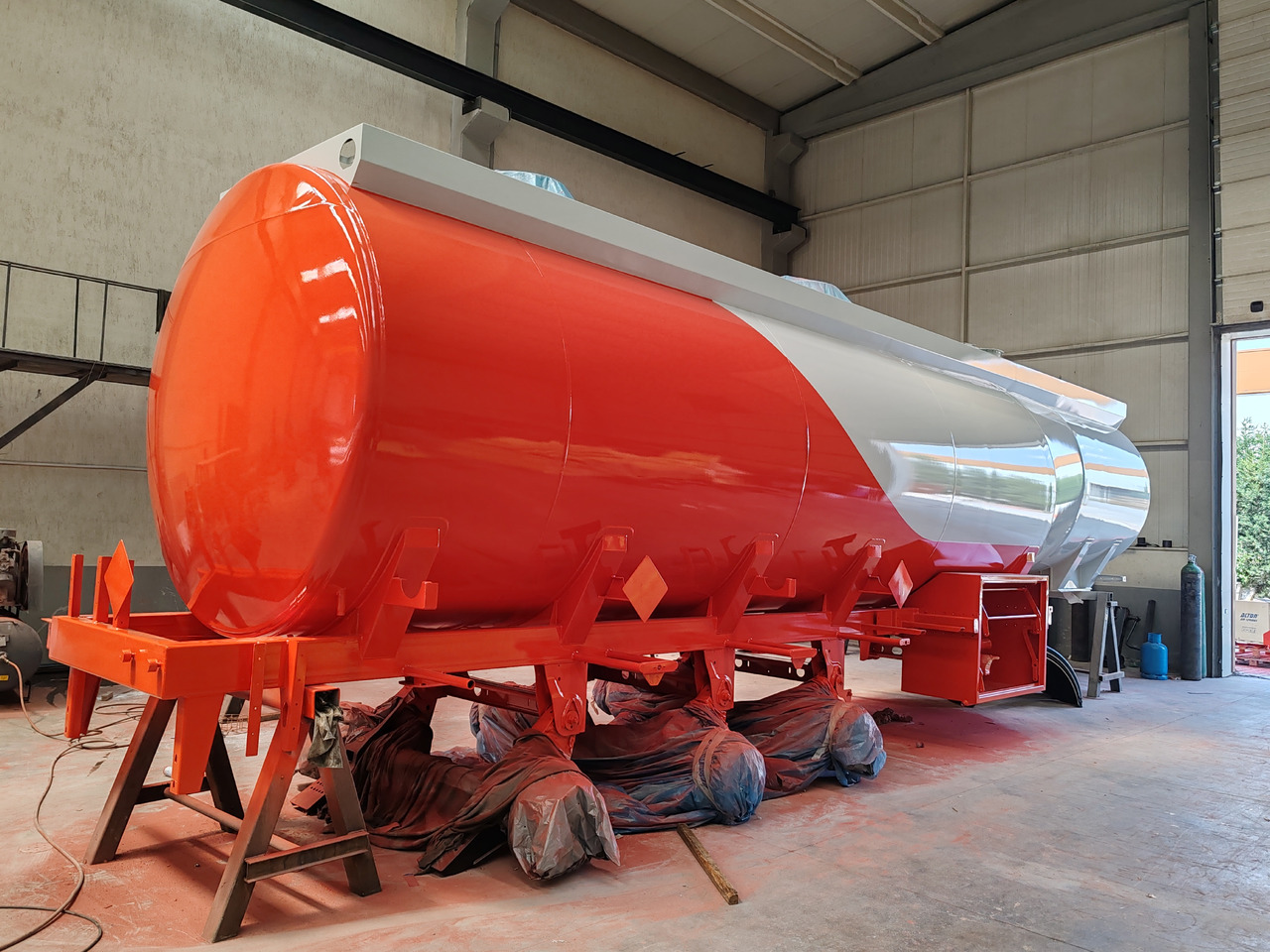 AREL TRAILER FUEL TANKER TRAILER - Tank semi-trailer: picture 4 AREL TRAILER FUEL TANKER TRAILER - Tank semi-trailer: picture 4