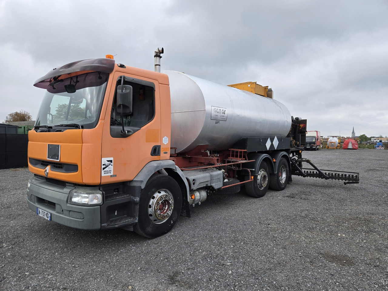 Renault Premium 300 - Asphalt distributor: picture 2 Renault Premium 300 - Asphalt distributor: picture 2