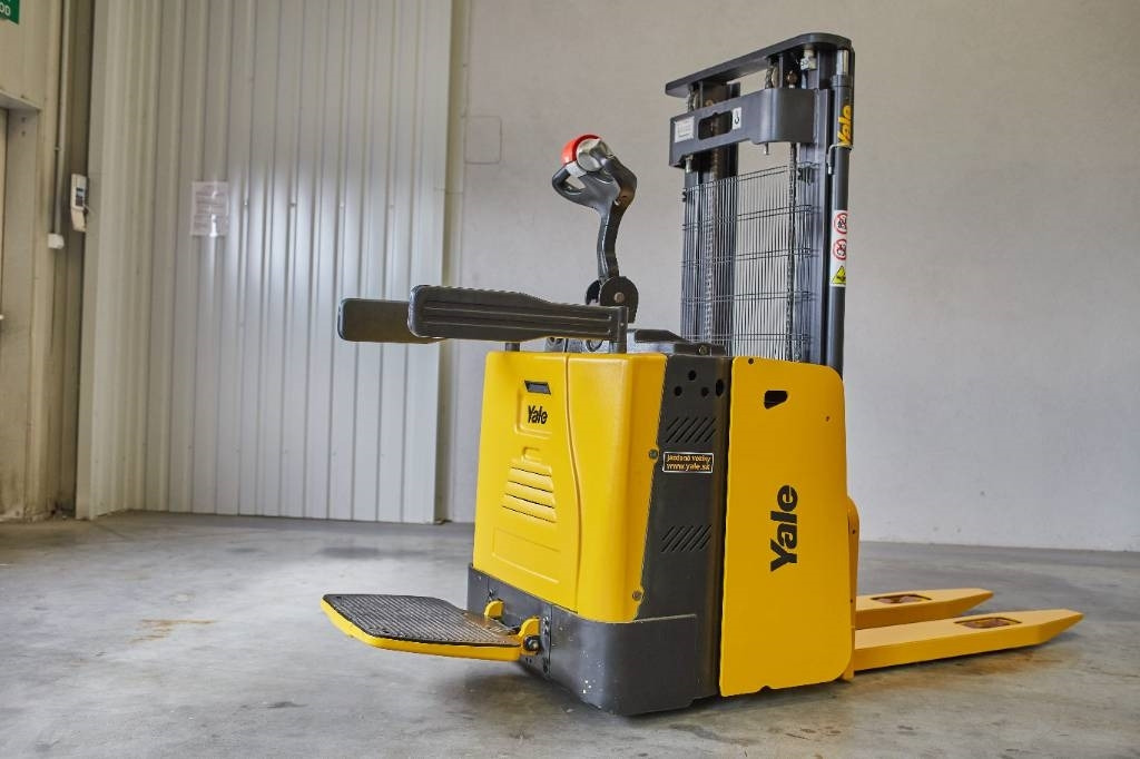 Yale MS12X - Electric forklift: picture 2 Yale MS12X - Electric forklift: picture 2