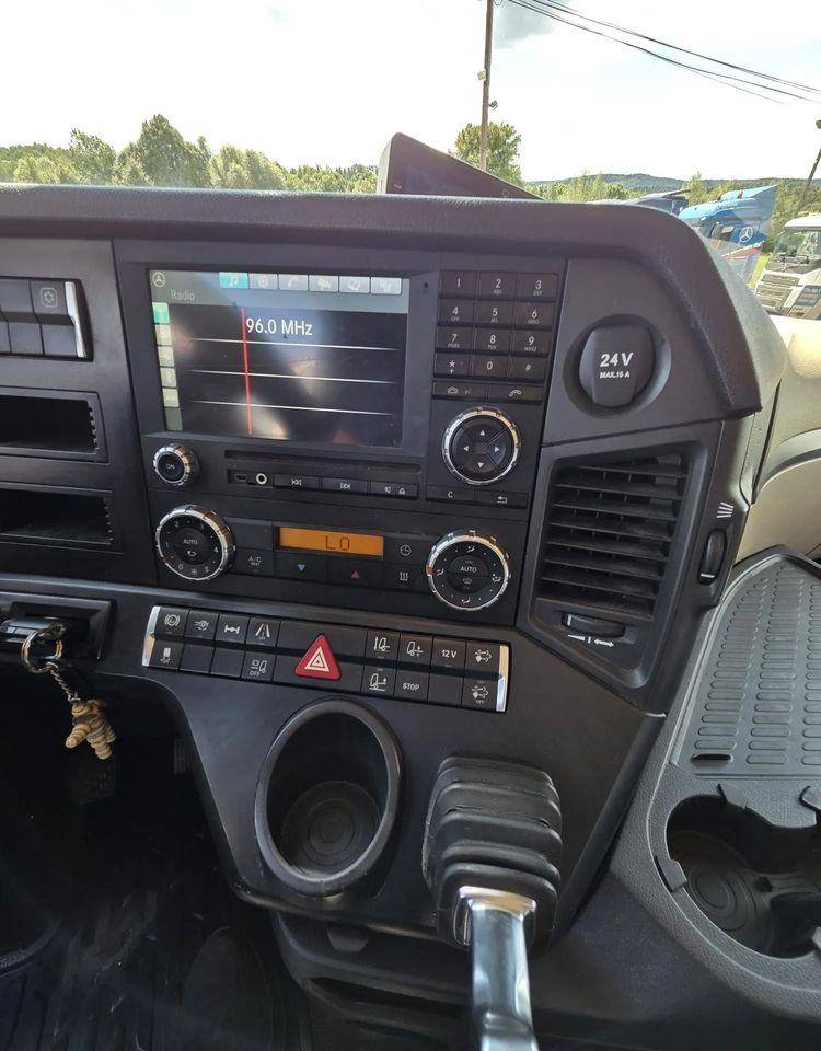 Mercedes-Benz ACTROS 1845 - Tractor unit: picture 5 Mercedes-Benz ACTROS 1845 - Tractor unit: picture 5