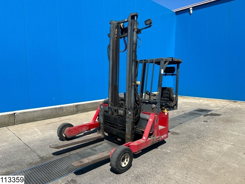 Moffett M4 20.3 3x3, H 3,90 mtr, 2000 KG - Truck mounted forklift: picture 3 Moffett M4 20.3 3x3, H 3,90 mtr, 2000 KG - Truck mounted forklift: picture 3