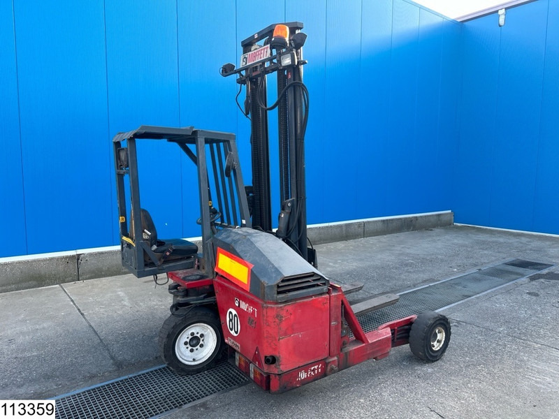Moffett M4 20.3 3x3, H 3,90 mtr, 2000 KG - Truck mounted forklift: picture 4 Moffett M4 20.3 3x3, H 3,90 mtr, 2000 KG - Truck mounted forklift: picture 4