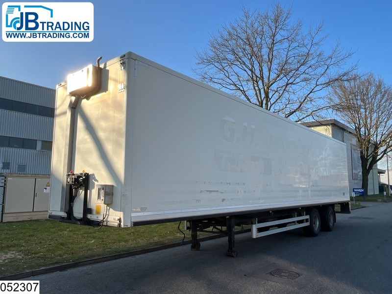 Pacton gesloten bak - Closed box semi-trailer: picture 1 Pacton gesloten bak - Closed box semi-trailer: picture 1