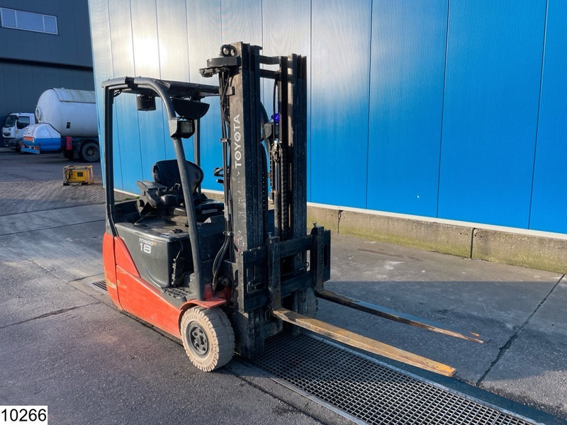 Toyota 8FBEKT18 1800KG, H 4.7M, 7764h, charger - Electric forklift: picture 3 Toyota 8FBEKT18 1800KG, H 4.7M, 7764h, charger - Electric forklift: picture 3