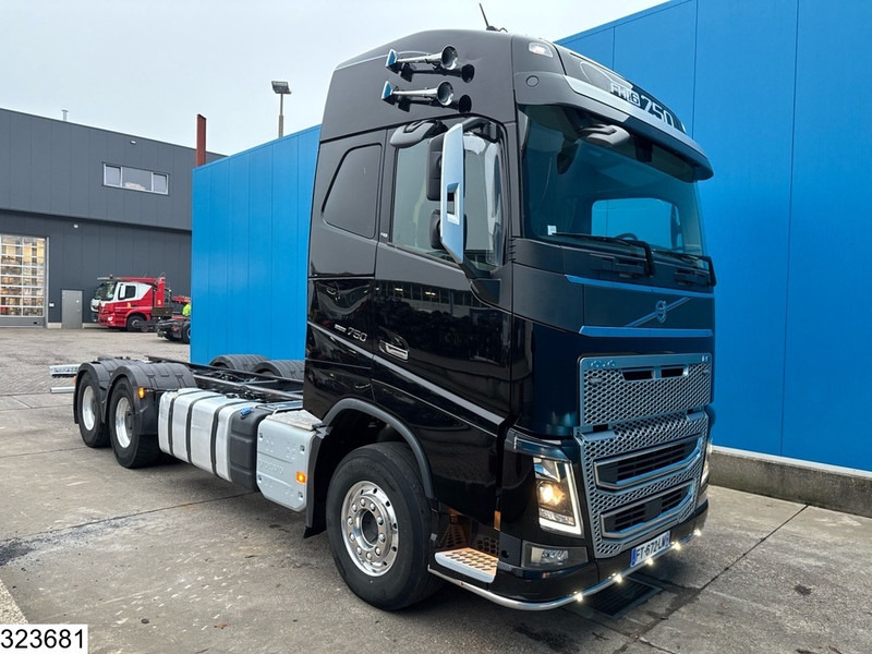 Volvo FH16 750 6X4, EURO 6, Retarder, PTO - Cab chassis truck: picture 2 Volvo FH16 750 6X4, EURO 6, Retarder, PTO - Cab chassis truck: picture 2