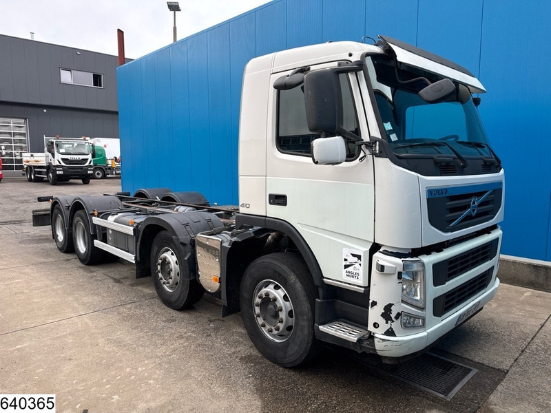 Volvo FM 410 8x4, EURO 5, PTO - Cab chassis truck: picture 3 Volvo FM 410 8x4, EURO 5, PTO - Cab chassis truck: picture 3