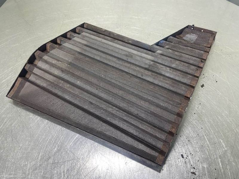 Ahlmann AZ150-4180101A-Hood/Haube/Seitengitter/Kap - Frame/ Chassis for Construction machinery: picture 4 Ahlmann AZ150-4180101A-Hood/Haube/Seitengitter/Kap - Frame/ Chassis for Construction machinery: picture 4