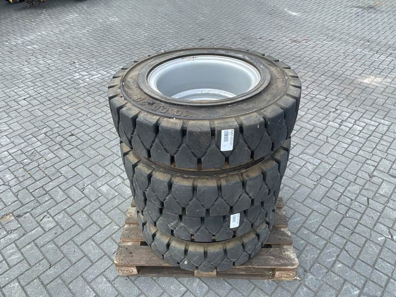 Athletik 10.00-20 - SOLID - Tire/Reifen/Band - Wheels and tires for Construction machinery: picture 1 Athletik 10.00-20 - SOLID - Tire/Reifen/Band - Wheels and tires for Construction machinery: picture 1