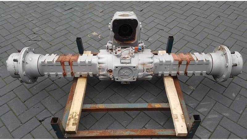 CLARK-HURTH 305/172/172 - Axle/Achse/As - Axle and parts for Construction machinery: picture 5 CLARK-HURTH 305/172/172 - Axle/Achse/As - Axle and parts for Construction machinery: picture 5