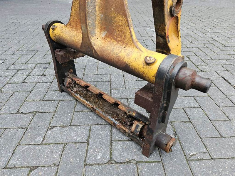 Cat 907M - Quick coupler/Schnellwechsler/Snelwissel - Quick coupler for Construction machinery: picture 3 Cat 907M - Quick coupler/Schnellwechsler/Snelwissel - Quick coupler for Construction machinery: picture 3