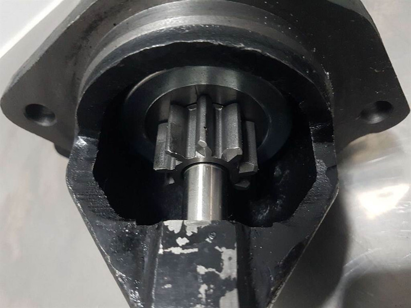 Deutz 1012/1013-24V 9T 4,0KW-Starter/Anlasser/Startmotor - Engine for Construction machinery: picture 4 Deutz 1012/1013-24V 9T 4,0KW-Starter/Anlasser/Startmotor - Engine for Construction machinery: picture 4