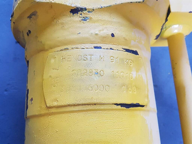 Furukawa W725LS-Hengst-Boom cylinder/Hubzylinder/Cilinder - Hydraulics for Construction machinery: picture 4 Furukawa W725LS-Hengst-Boom cylinder/Hubzylinder/Cilinder - Hydraulics for Construction machinery: picture 4