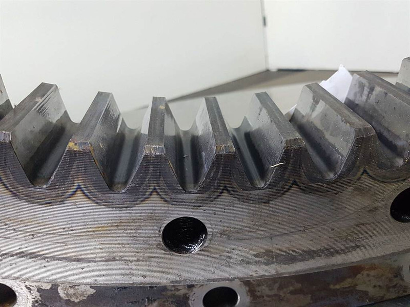 Furukawa W725LS - Slewing ring/Drehkranz/Draaikrans - Frame/ Chassis for Construction machinery: picture 5 Furukawa W725LS - Slewing ring/Drehkranz/Draaikrans - Frame/ Chassis for Construction machinery: picture 5