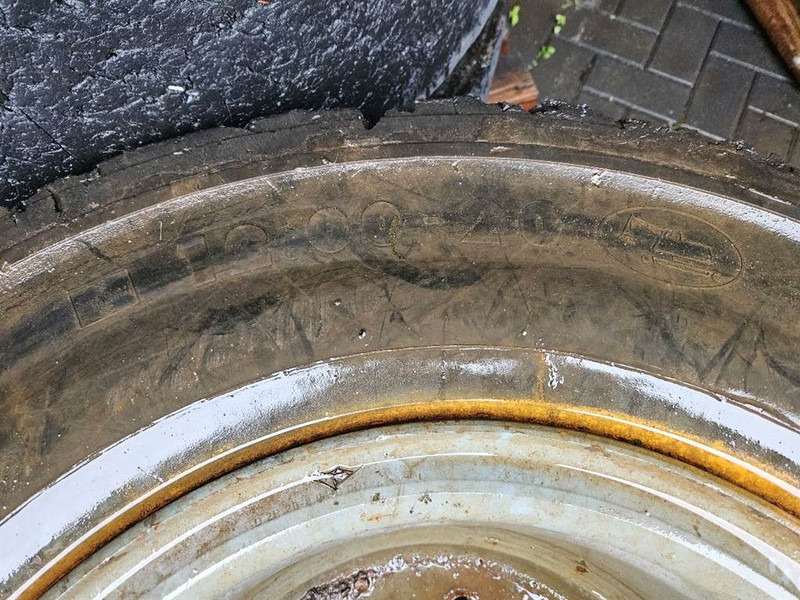 Liebherr 12.00-20 SOLID - Tire/Reifen/Band - Wheels and tires for Construction machinery: picture 5 Liebherr 12.00-20 SOLID - Tire/Reifen/Band - Wheels and tires for Construction machinery: picture 5