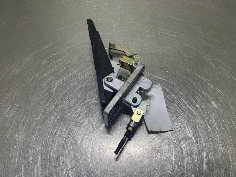 Liebherr A316-5006144-Brake pedal - Cab and interior for Construction machinery: picture 2 Liebherr A316-5006144-Brake pedal - Cab and interior for Construction machinery: picture 2