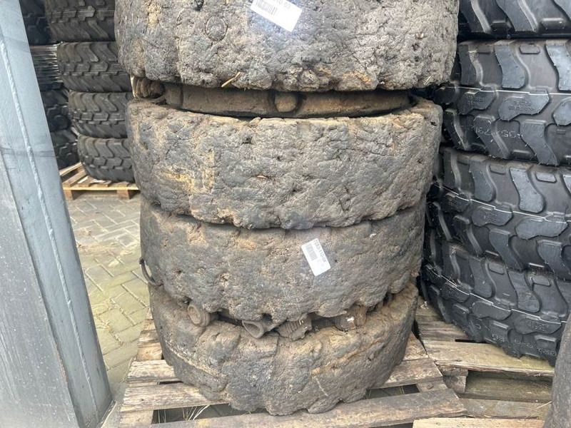 Liebherr A934C-12.00-20-Tire/Reifen/Band - Wheels and tires for Construction machinery: picture 2 Liebherr A934C-12.00-20-Tire/Reifen/Band - Wheels and tires for Construction machinery: picture 2