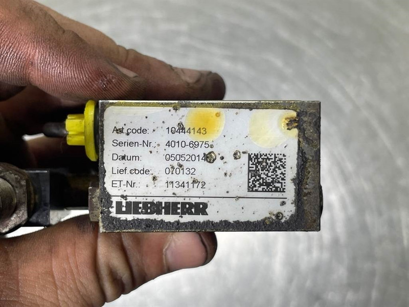 Liebherr L524-10444143 / 11341172-Lubricating system - Frame/ Chassis for Construction machinery: picture 5 Liebherr L524-10444143 / 11341172-Lubricating system - Frame/ Chassis for Construction machinery: picture 5