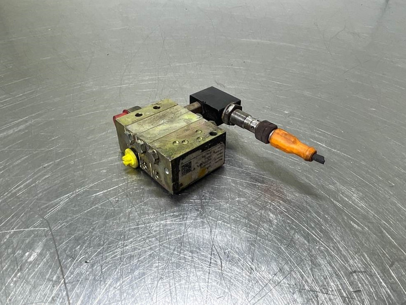 Liebherr L524-10444143 / 11341172-Lubricating system - Frame/ Chassis for Construction machinery: picture 4 Liebherr L524-10444143 / 11341172-Lubricating system - Frame/ Chassis for Construction machinery: picture 4