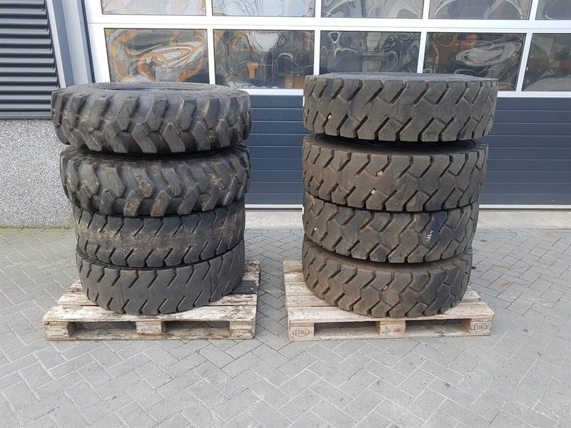 Liebherr LH24M-Michelin 11.00R20-Tyre/Reifen/Band - Wheels and tires for Construction machinery: picture 1 Liebherr LH24M-Michelin 11.00R20-Tyre/Reifen/Band - Wheels and tires for Construction machinery: picture 1