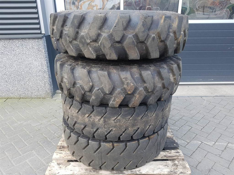Liebherr LH24M-Michelin 11.00R20-Tyre/Reifen/Band - Wheels and tires for Construction machinery: picture 3 Liebherr LH24M-Michelin 11.00R20-Tyre/Reifen/Band - Wheels and tires for Construction machinery: picture 3