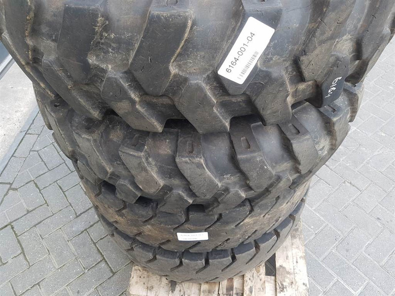 Liebherr LH24M-Michelin 11.00R20-Tyre/Reifen/Band - Wheels and tires for Construction machinery: picture 5 Liebherr LH24M-Michelin 11.00R20-Tyre/Reifen/Band - Wheels and tires for Construction machinery: picture 5