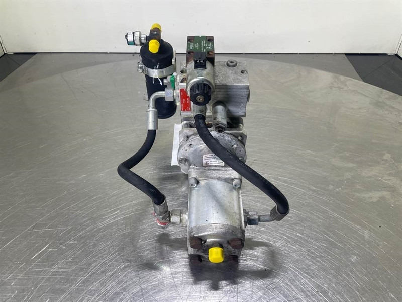 Mecalac 12MTX-5620108/6090359/6050187-Compressor - Engine for Construction machinery: picture 3 Mecalac 12MTX-5620108/6090359/6050187-Compressor - Engine for Construction machinery: picture 3