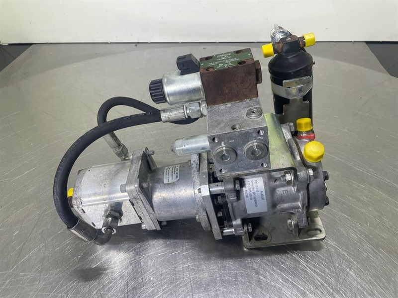Mecalac 12MTX-5620108/6090359/6050187-Compressor - Engine for Construction machinery: picture 1 Mecalac 12MTX-5620108/6090359/6050187-Compressor - Engine for Construction machinery: picture 1