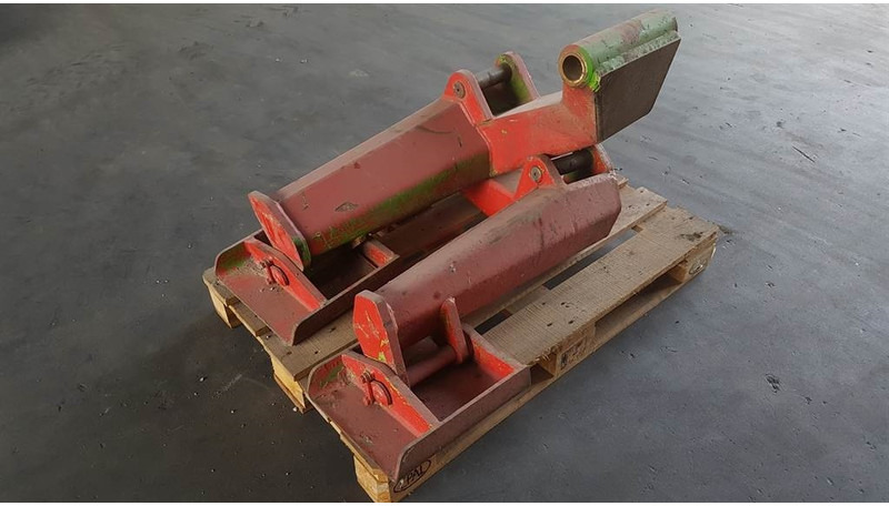 Merlo P 35 - Outrigger/Pratzen/Stempelpoot - Frame/ Chassis: picture 1 Merlo P 35 - Outrigger/Pratzen/Stempelpoot - Frame/ Chassis: picture 1