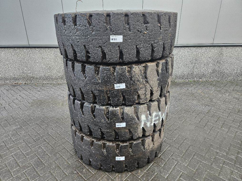 New Holland W110C-Barkley 17.5R25-Tire/Reifen/Band - Wheels and tires for Construction machinery: picture 4 New Holland W110C-Barkley 17.5R25-Tire/Reifen/Band - Wheels and tires for Construction machinery: picture 4