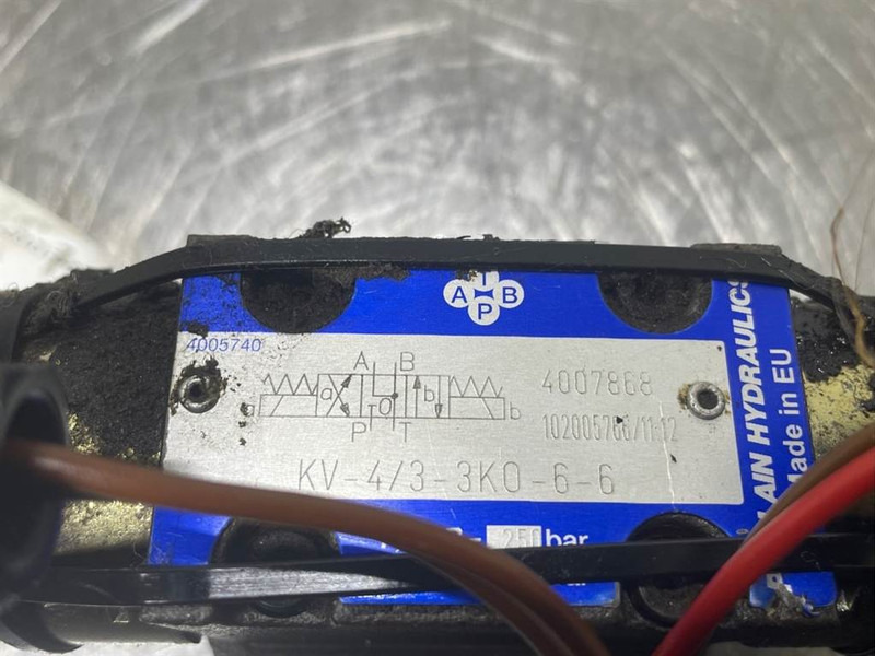New Holland W110C-Poclain KV-4/3-3KO-6-6-Valve/Ventile - Hydraulics for Construction machinery: picture 5 New Holland W110C-Poclain KV-4/3-3KO-6-6-Valve/Ventile - Hydraulics for Construction machinery: picture 5