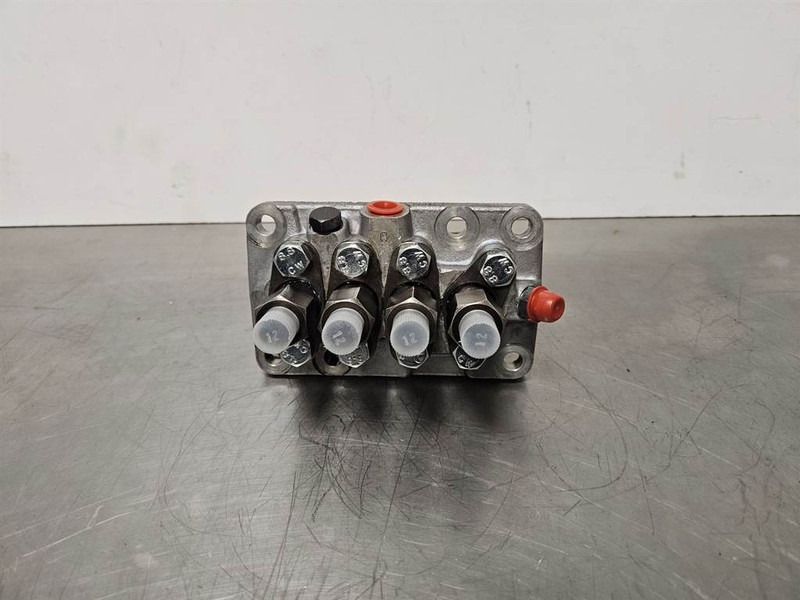 Perkins 700 - Fuel pump/Kraftstoffpumpe/Brandstofpomp - Engine for Construction machinery: picture 3 Perkins 700 - Fuel pump/Kraftstoffpumpe/Brandstofpomp - Engine for Construction machinery: picture 3