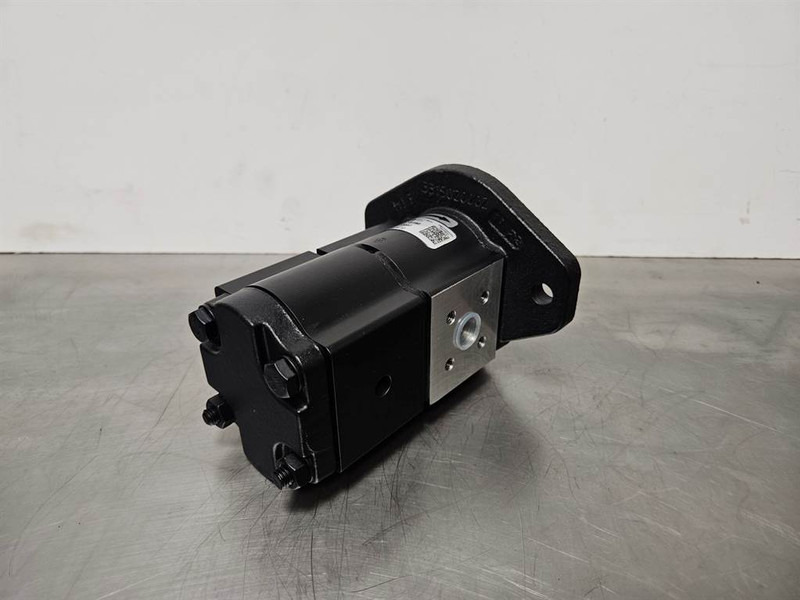 Schaeff SKL823-5100661630-Gearpump/Zahnradpumpe - Hydraulics for Construction machinery: picture 5 Schaeff SKL823-5100661630-Gearpump/Zahnradpumpe - Hydraulics for Construction machinery: picture 5