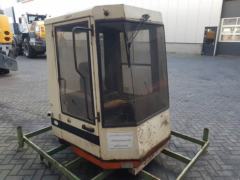 Schaeff SKL832-6336105100-Cabin/Kabine/Cabine - Cab and interior for Construction machinery: picture 1 Schaeff SKL832-6336105100-Cabin/Kabine/Cabine - Cab and interior for Construction machinery: picture 1