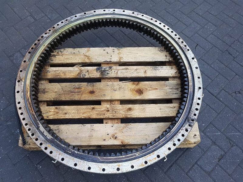 Sennebogen 127079 - 818 - Slewing ring/Drehring/Draaikrans - Frame/ Chassis: picture 2 Sennebogen 127079 - 818 - Slewing ring/Drehring/Draaikrans - Frame/ Chassis: picture 2