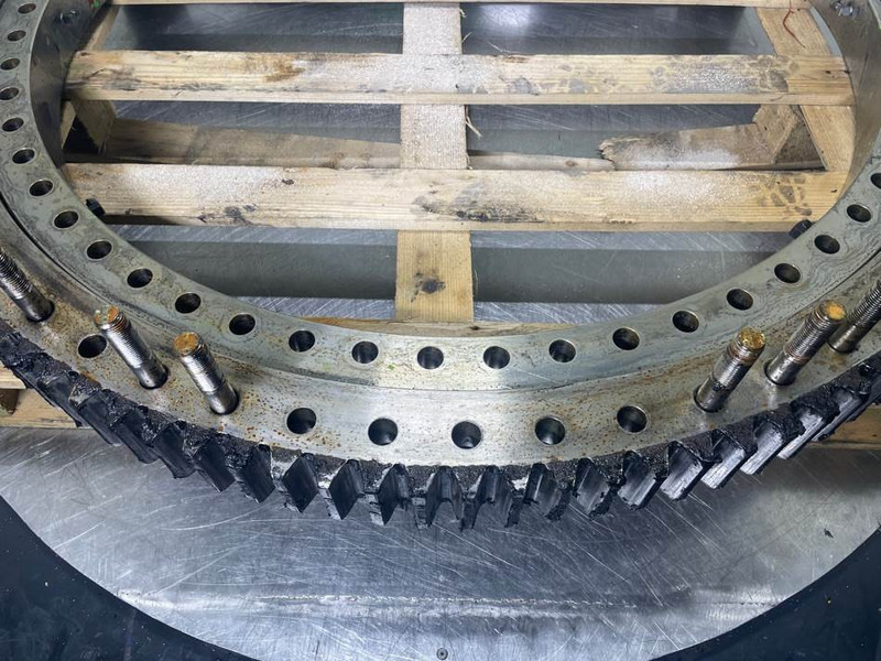 Sennebogen 835E-127775-Slewing ring/Drehkranz/Draaikrans - Frame/ Chassis for Construction machinery: picture 4 Sennebogen 835E-127775-Slewing ring/Drehkranz/Draaikrans - Frame/ Chassis for Construction machinery: picture 4