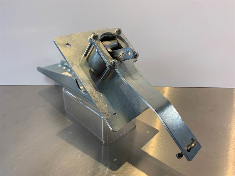 Terex TL/SKL/SKS-5692609966-Gas pedal - Cab and interior for Construction machinery: picture 3 Terex TL/SKL/SKS-5692609966-Gas pedal - Cab and interior for Construction machinery: picture 3