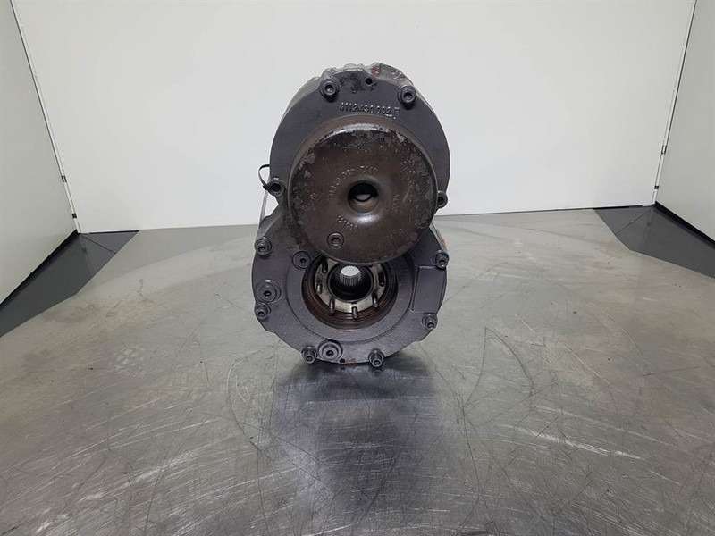 ZF AV-230 - Transmission/Getriebe/Transmissiebak - Gearbox and parts for Construction machinery: picture 2 ZF AV-230 - Transmission/Getriebe/Transmissiebak - Gearbox and parts for Construction machinery: picture 2
